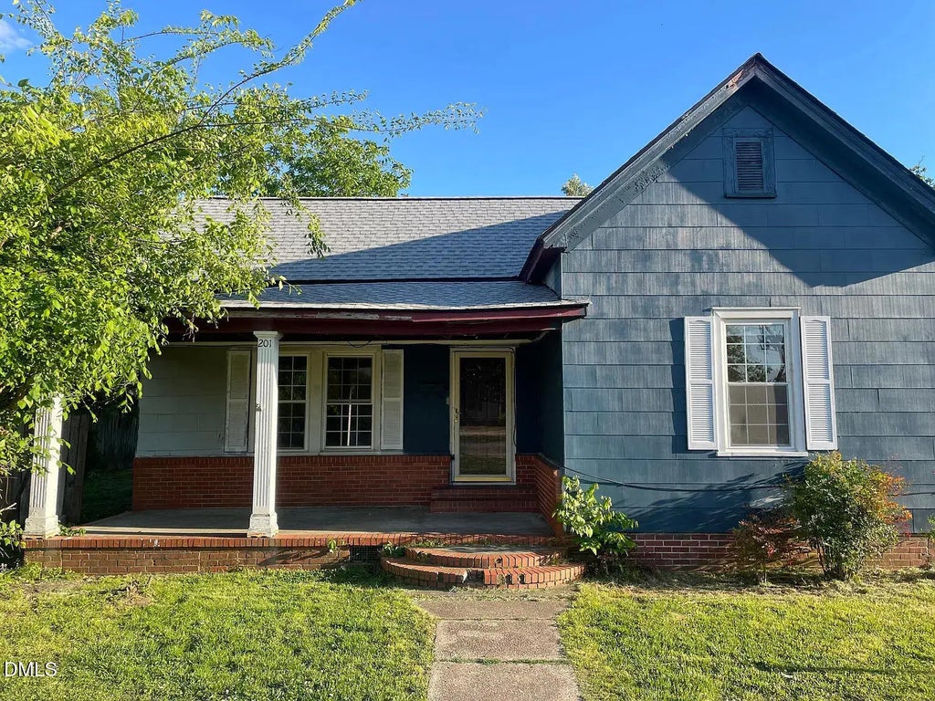 201 E H Street, Erwin