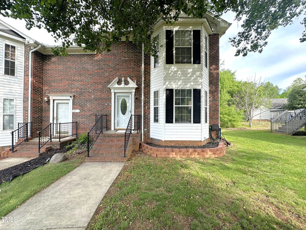 208b Mallard Creek Drive, Graham