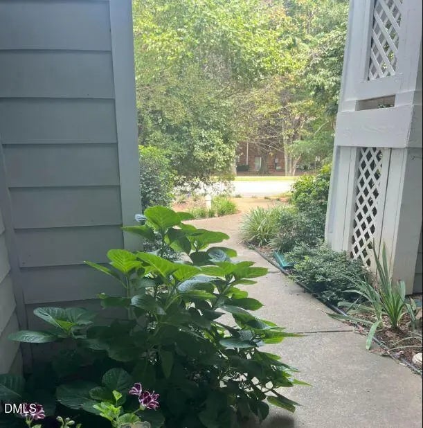 4907 Hollenden 106, Raleigh