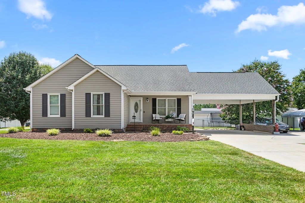 704 Rolling Road, Haw River
