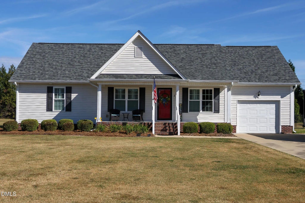 30 Northgate Lane, Clinton