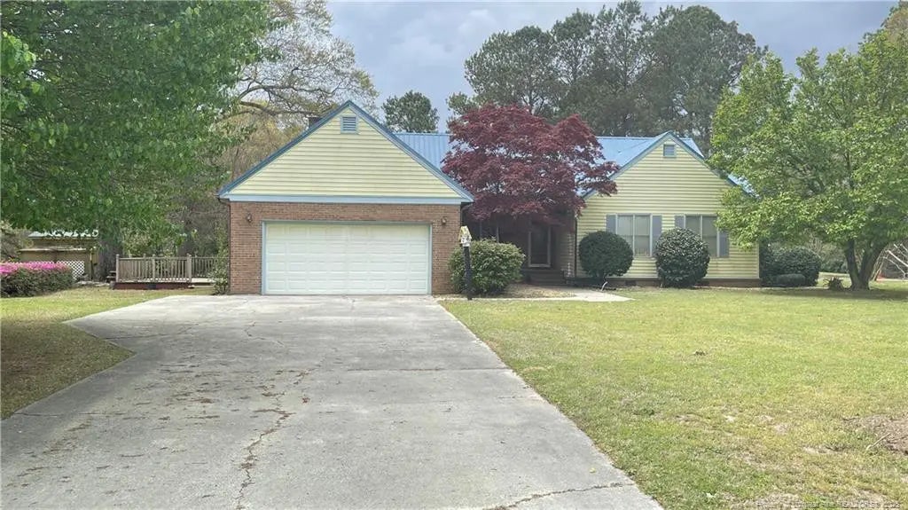 107 Oakmont Drive, Clinton