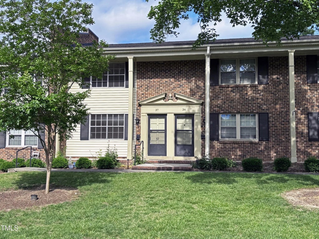 1002 Willow Drive 37, Chapel Hill