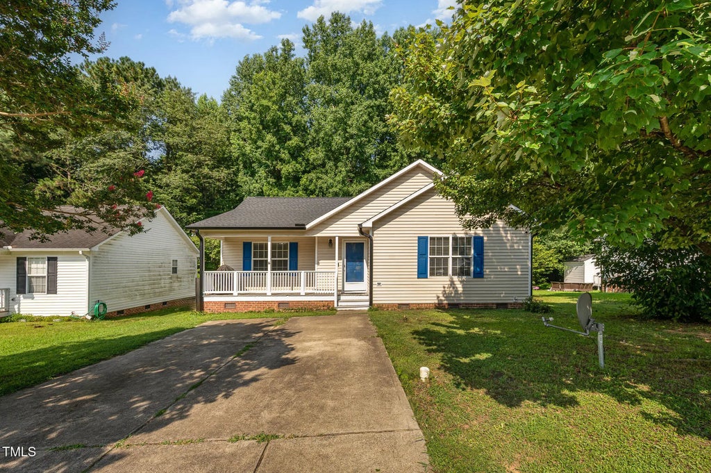 1261 Grovewood Drive, Clayton