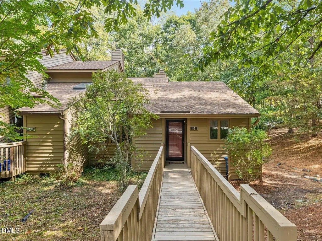 16 Pinnacle Road, Durham