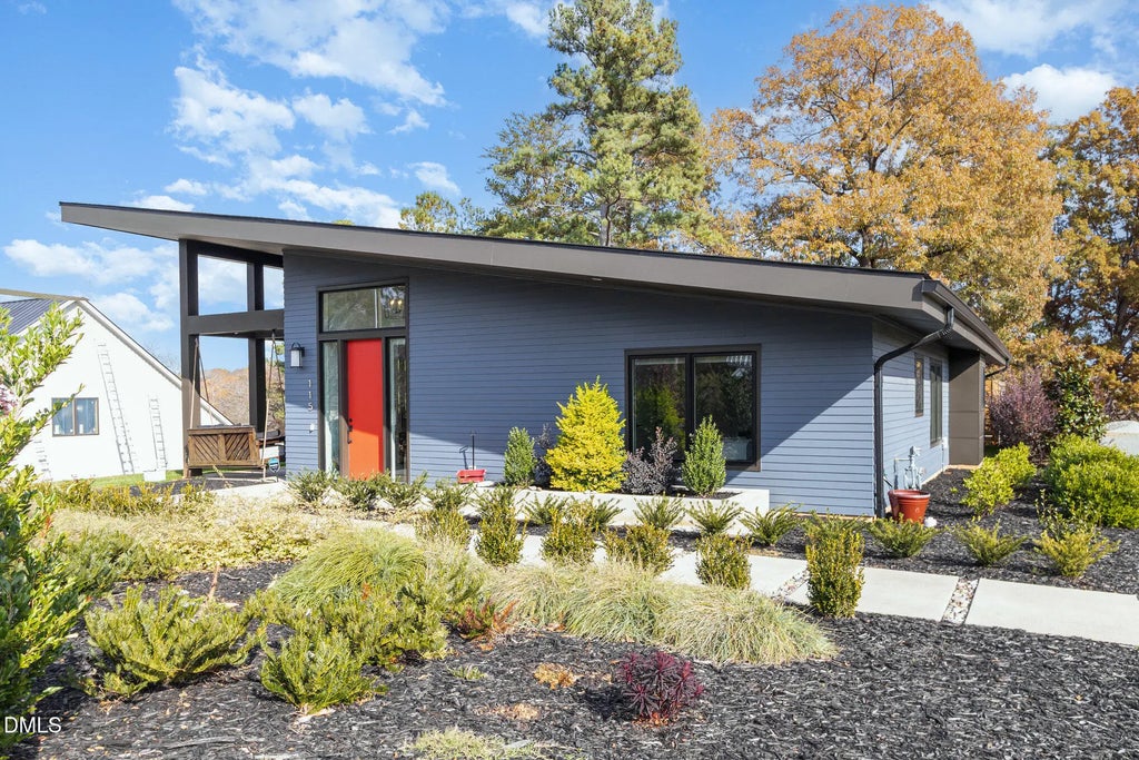 115 Jones Avenue, Hillsborough