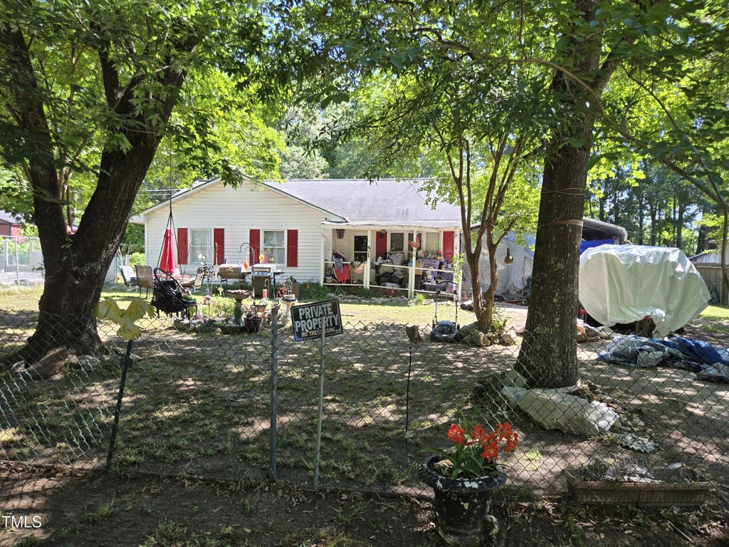 304 W Thompson Avenue, Stantonsburg