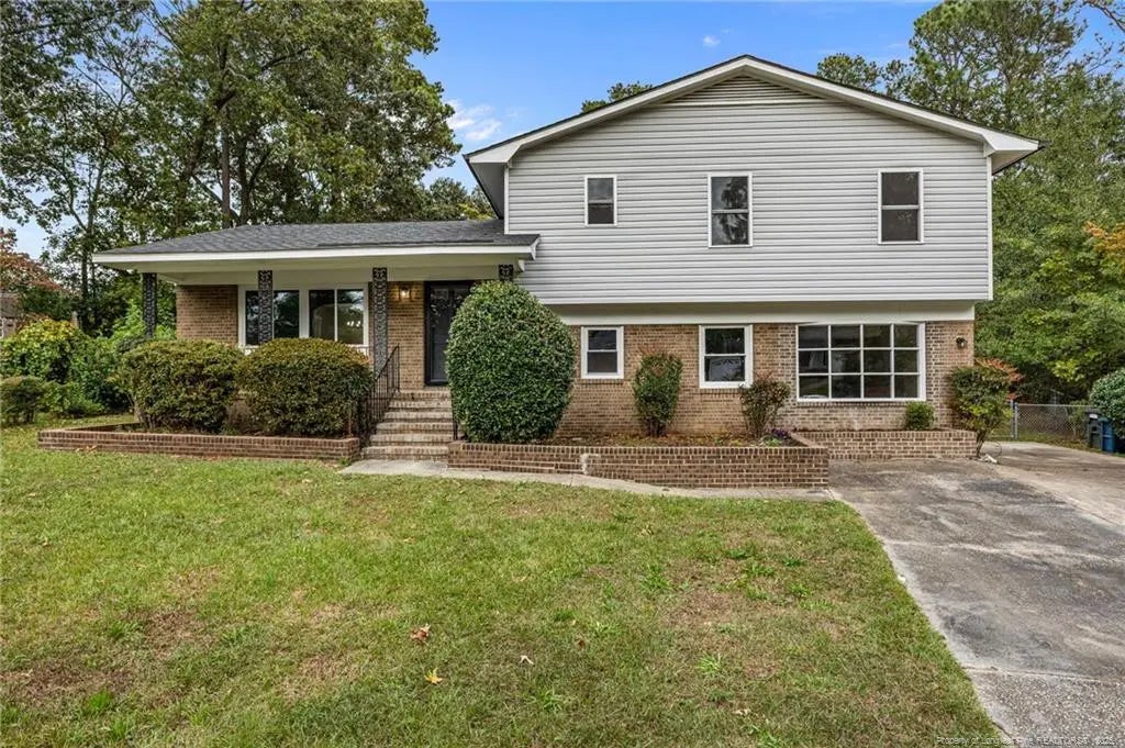 6302 Easthampton Court, Fayetteville