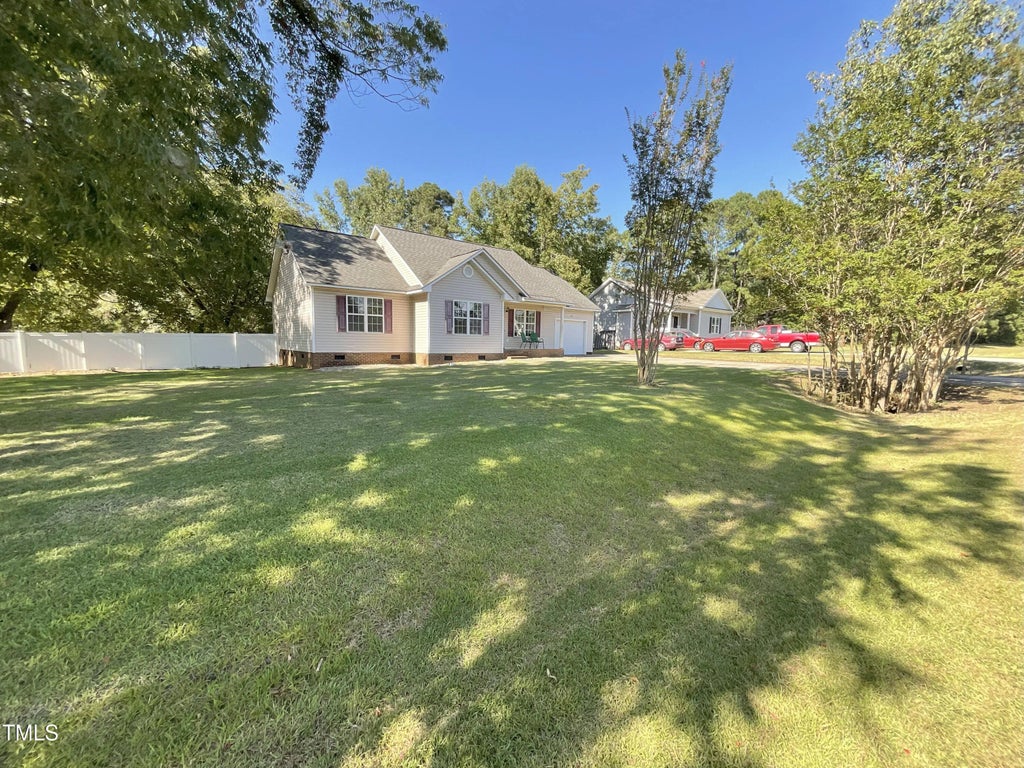 126 River Birch, Coats