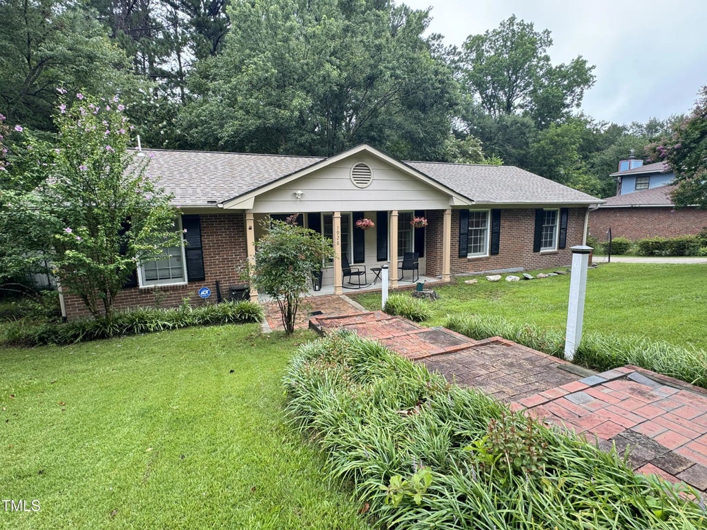 1926 N Pearl Street, Fayetteville