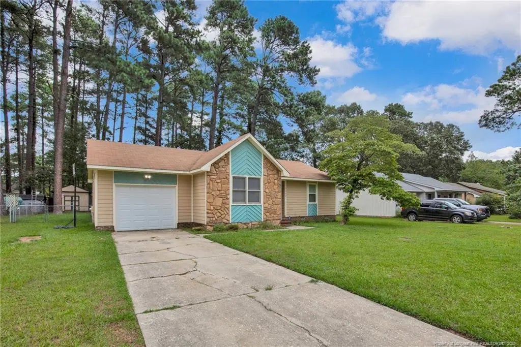 9558 Hollbrook Lane, Fayetteville