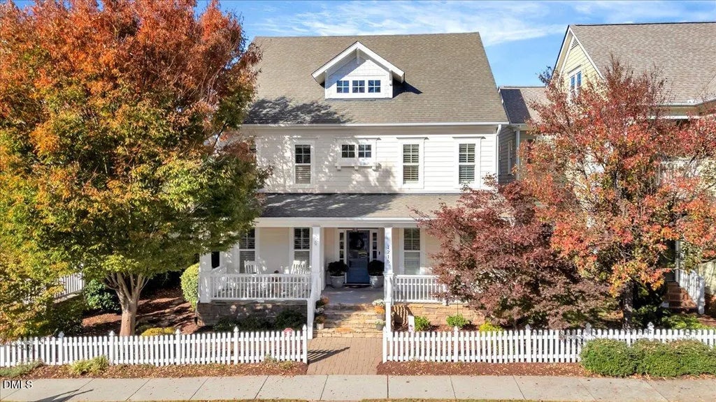 1215 Bluff Oak Drive, Cary