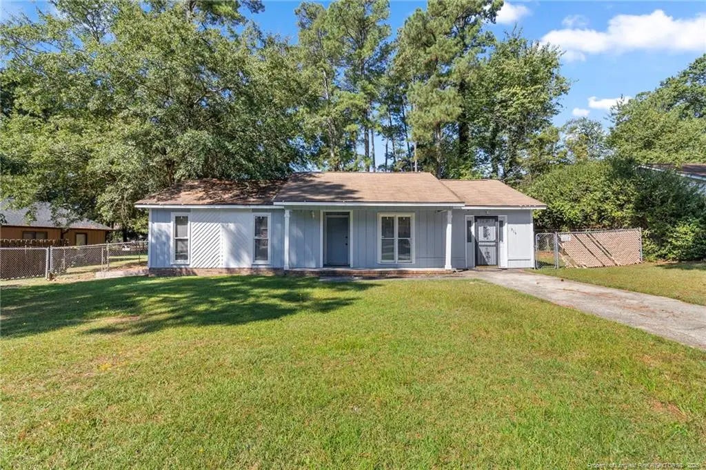 916 Inglewood Lane, Fayetteville