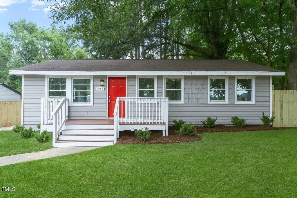 921 E Club Boulevard, Durham