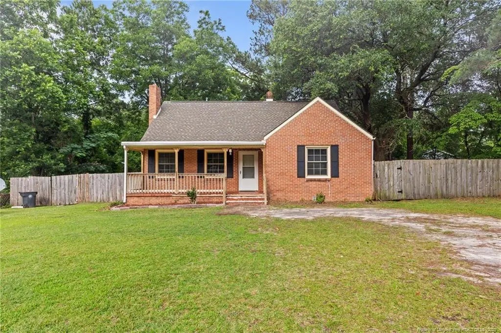 212 N Roberts Street, Raeford