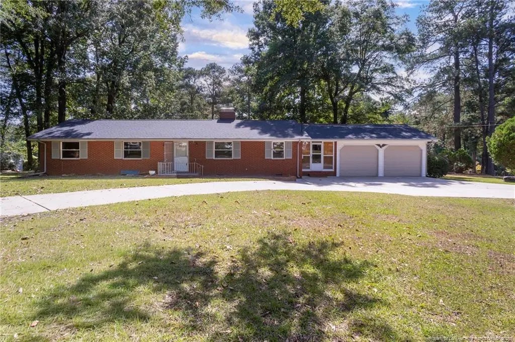 1403 Valencia Drive, Fayetteville