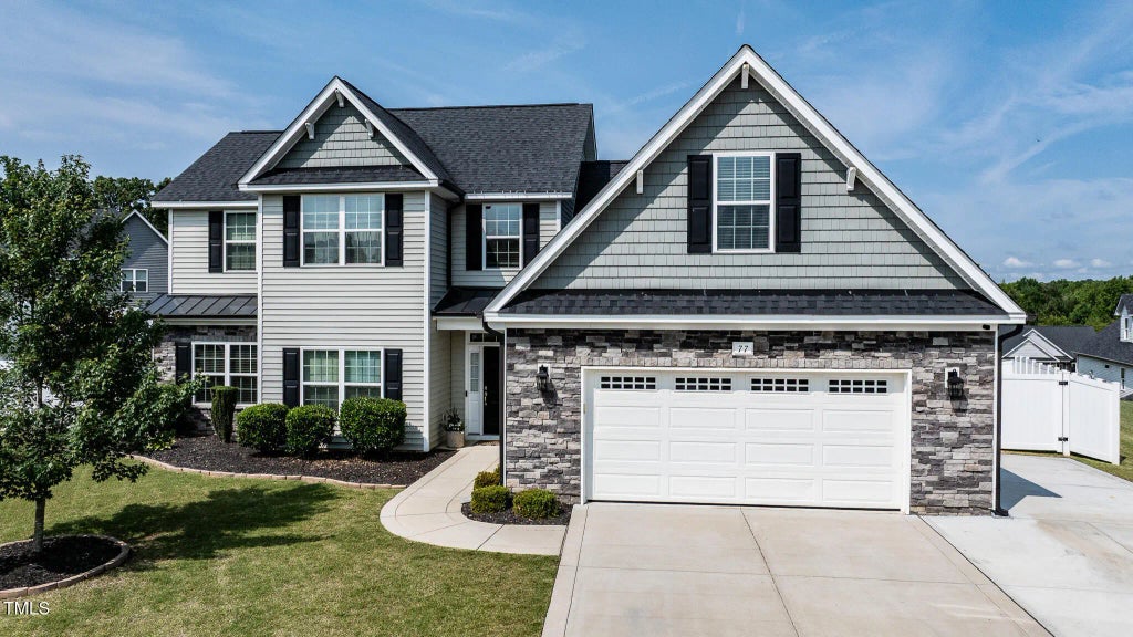 77 Redpine Court, Clayton