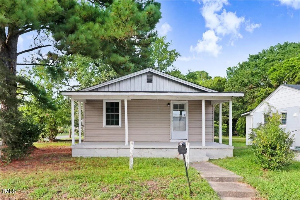 201 E Hooks River Road, Goldsboro