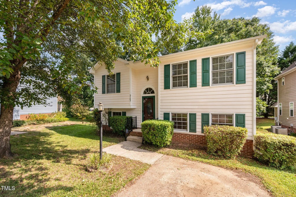 3702 Phillips Way W, Durham