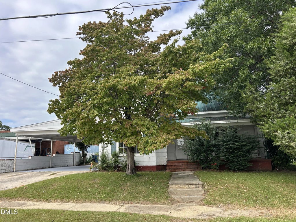 209 E Harnett Street, Dunn