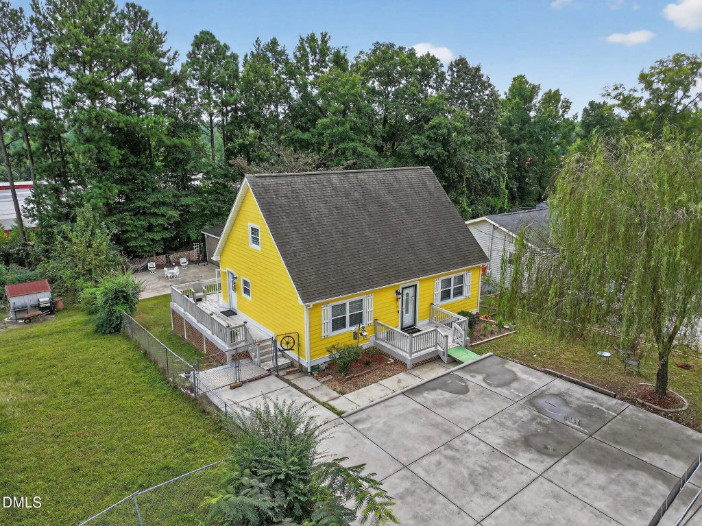 916 E E Club Boulevard, Durham