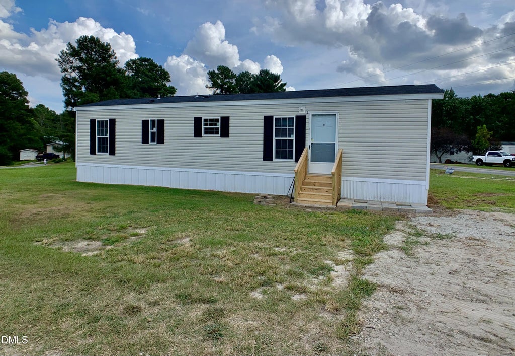 553 Country Lane 4, Clayton