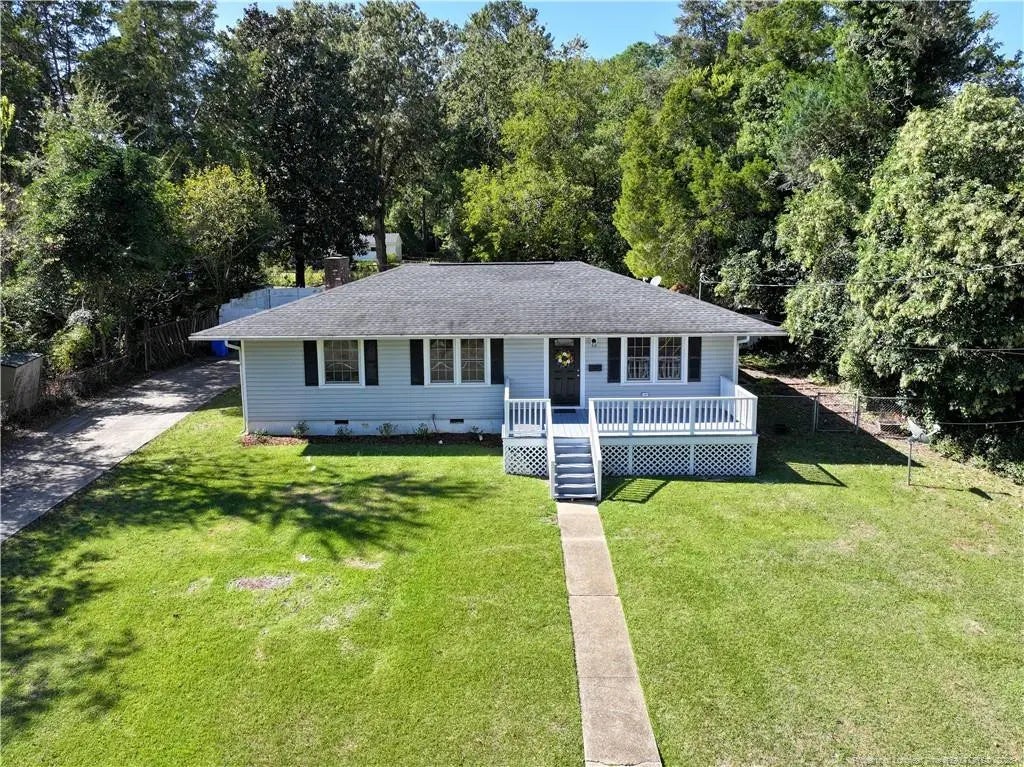 1061 Mohawk Avenue, Fayetteville