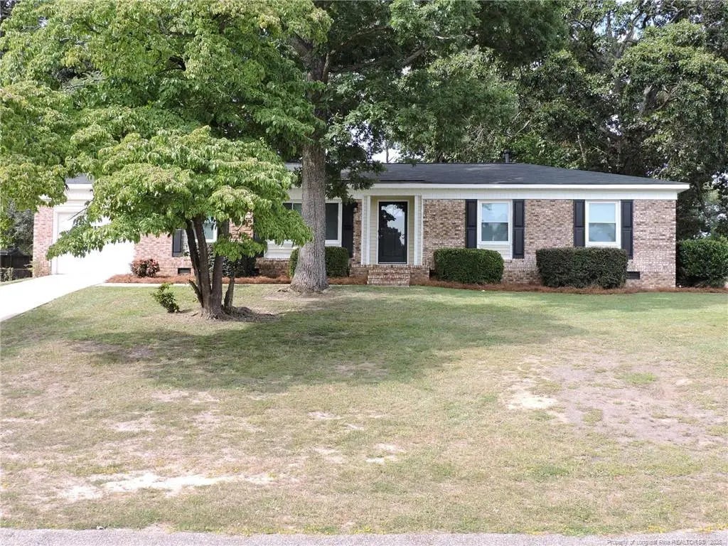 6454 Easthampton Road, Fayetteville