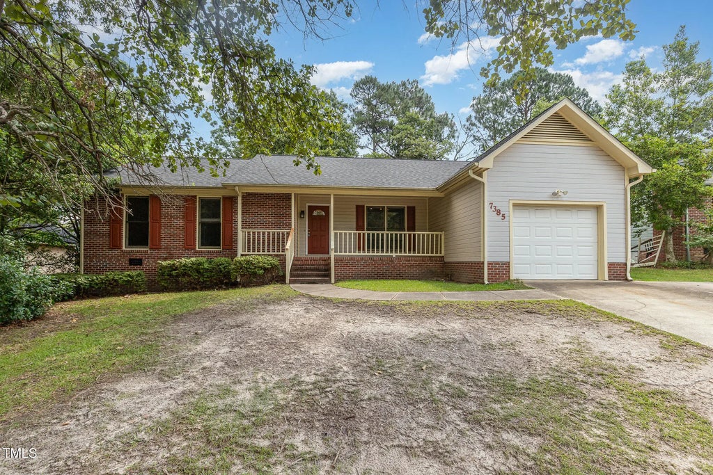 7385 Beaver Run Drive, Fayetteville