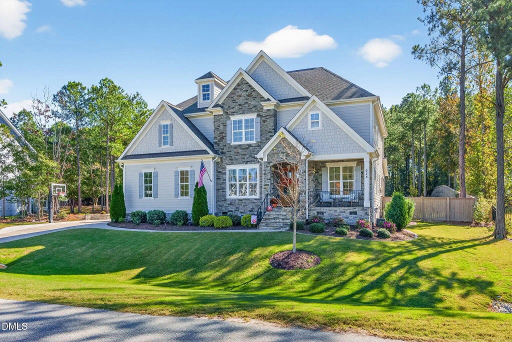 625 Meyers Place Lane, Holly Springs