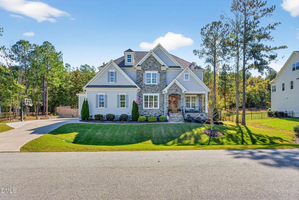 625 Meyers Place Lane, Holly Springs