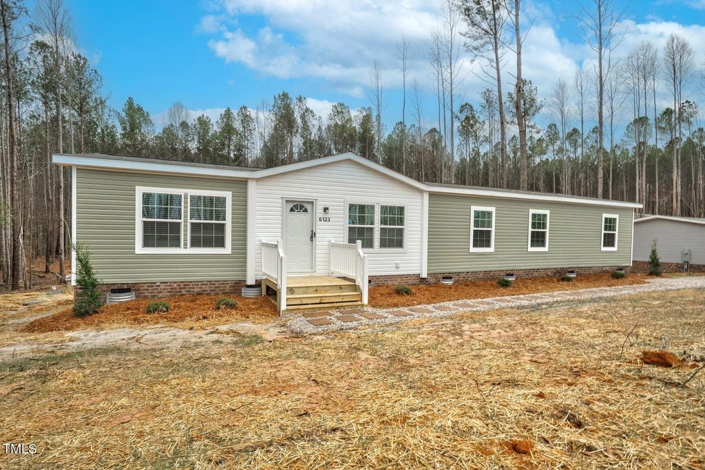 6123 Taylors Gin Road, Castalia