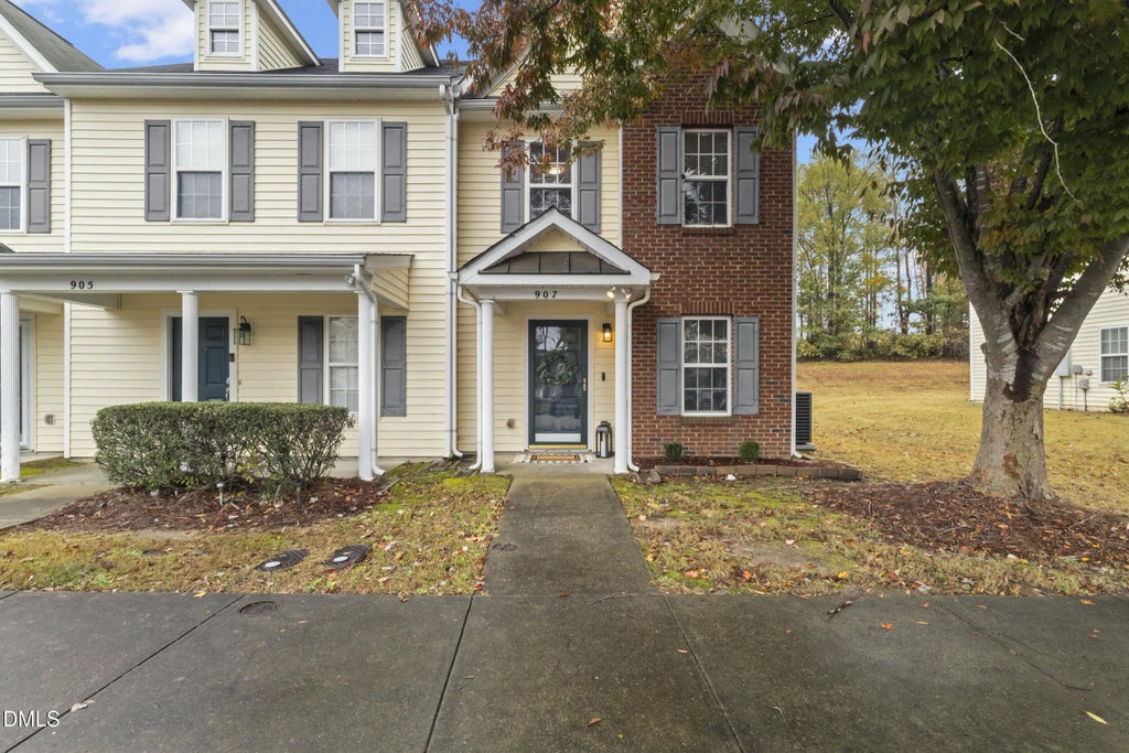 907 Savin Landing, Knightdale