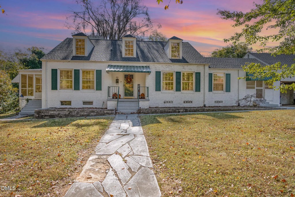 303 W Dolphin Street, Siler City