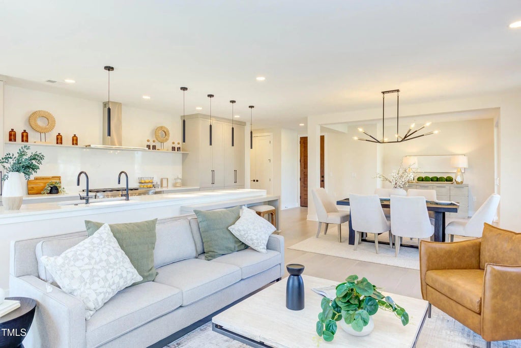 620 N Roxboro Street 24, Durham