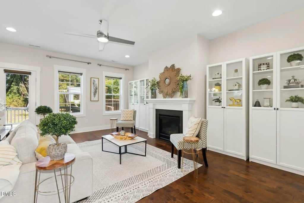 562 Beacon Ridge Boulevard, Chapel Hill