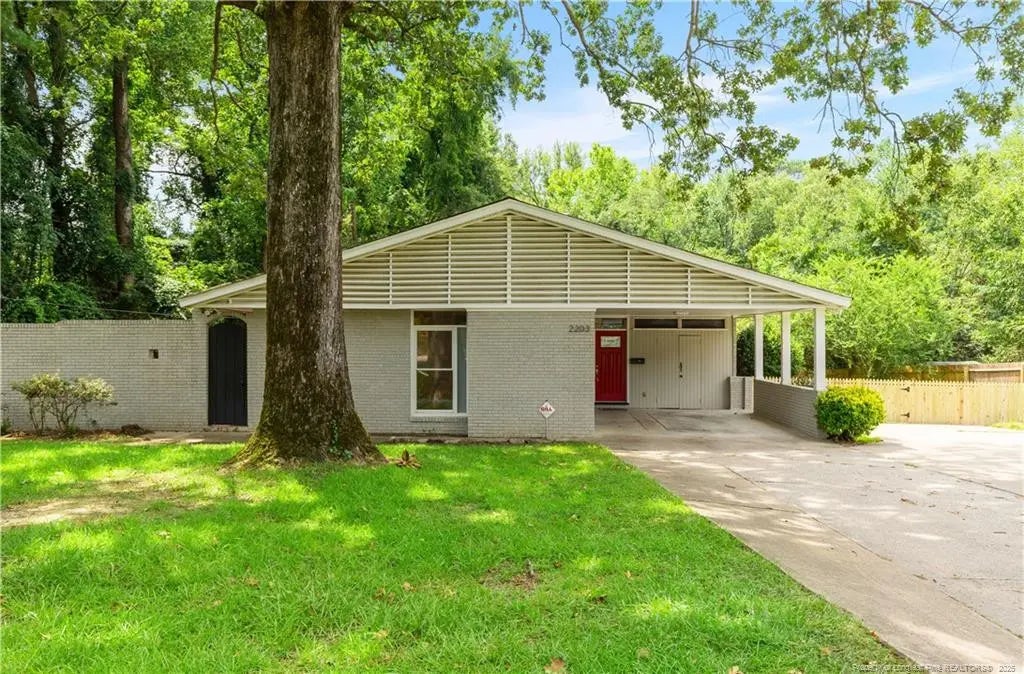 2203 Mcbain Drive, Fayetteville