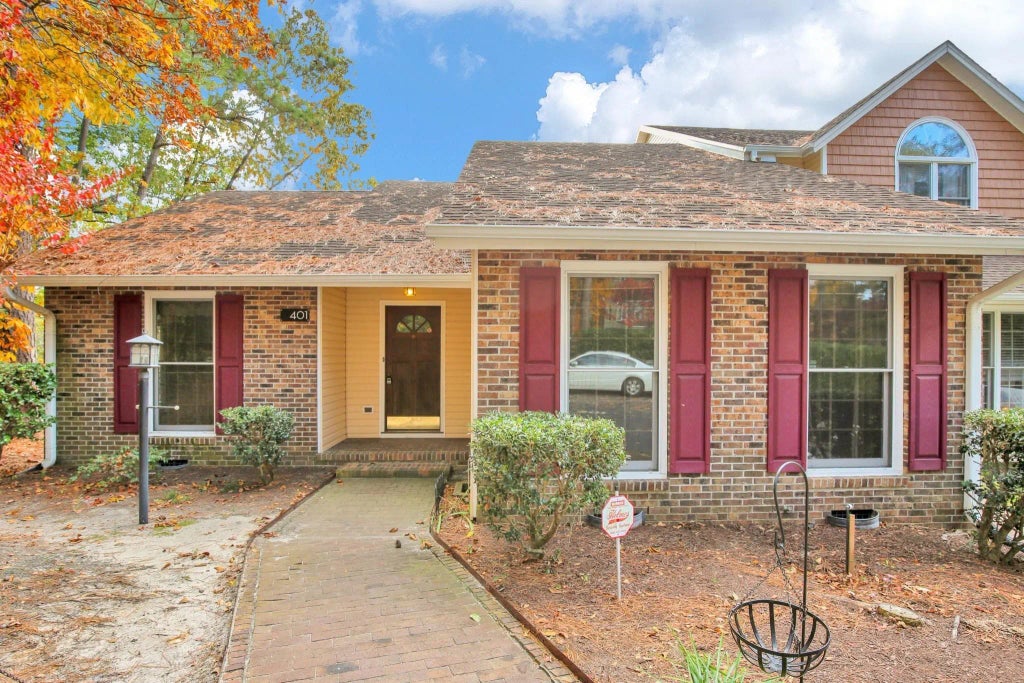 401 Lands End Court, Fayetteville
