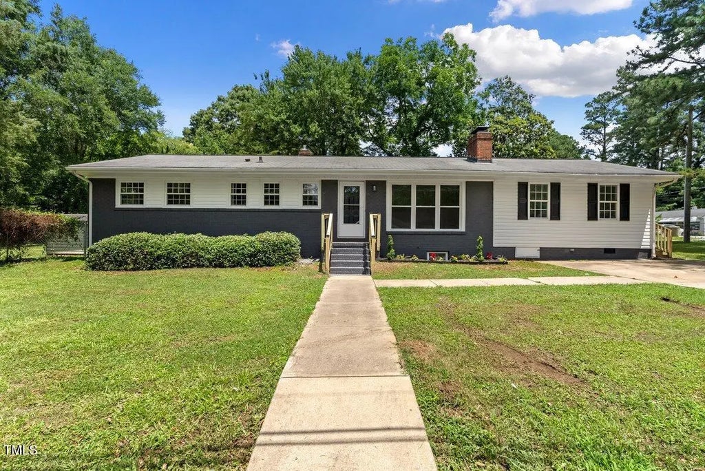 202 Purvis Street, Garner