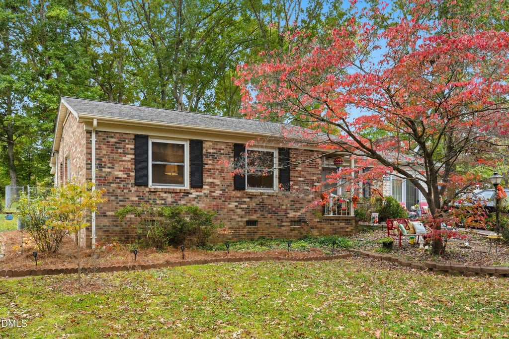 323 Shannon Drive, Eden