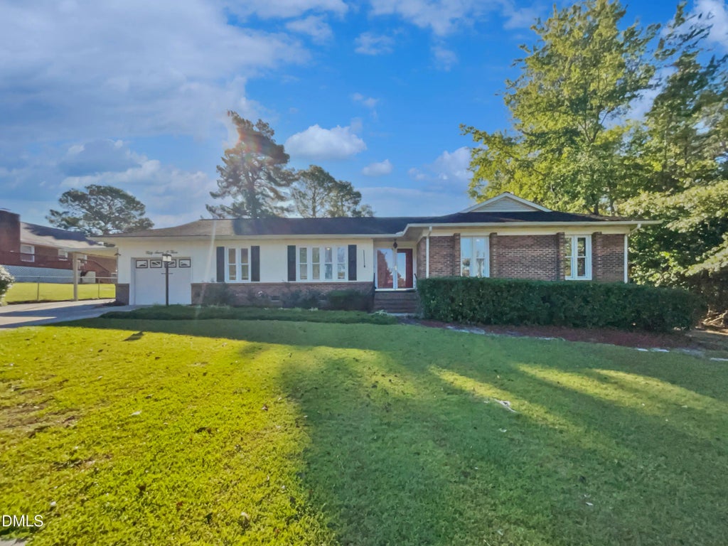 5703 Grampian Court, Fayetteville