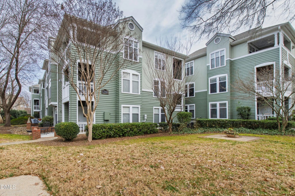 1210 Westview Lane 303, Raleigh