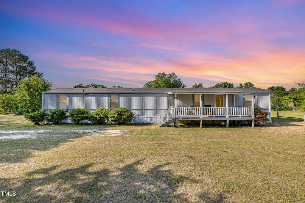 5517 Gilcrest Sands Drive, Hope Mills