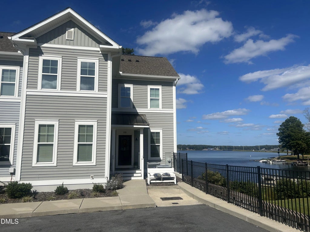 135 Row Boat Way, Littleton