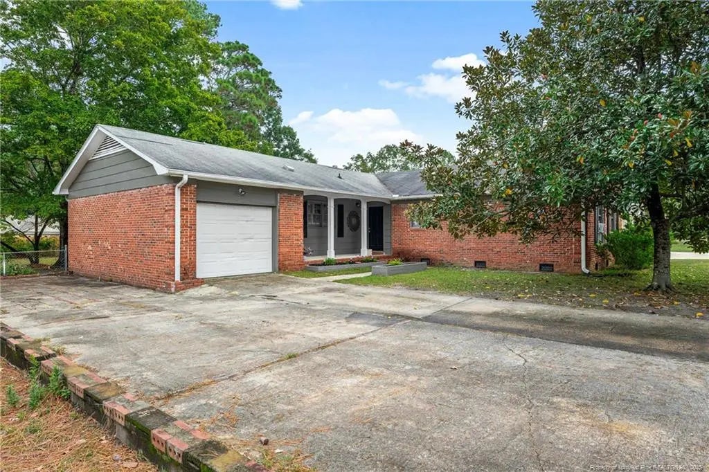 537 Glen Canyon Drive, Fayetteville