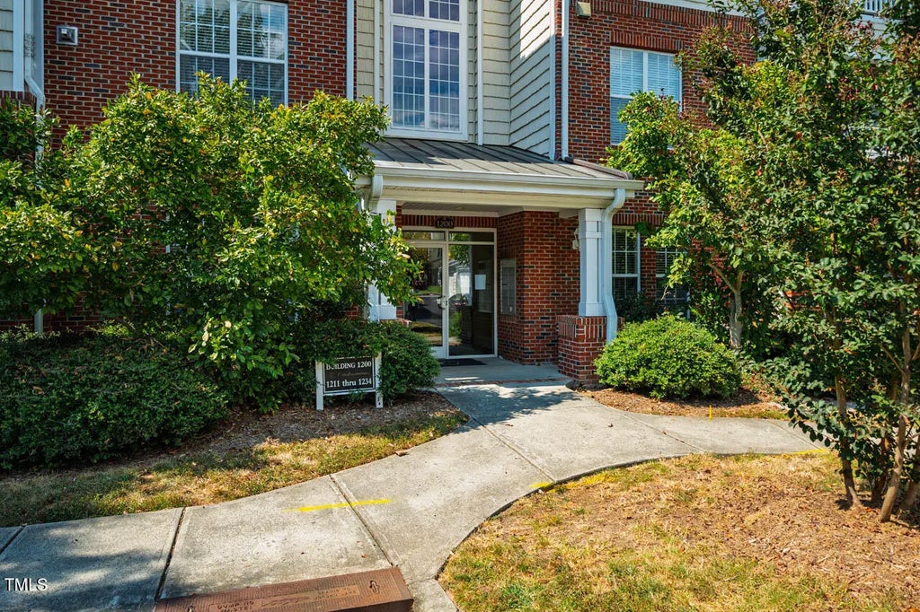 1221 Arborgate Circle 12, Chapel Hill