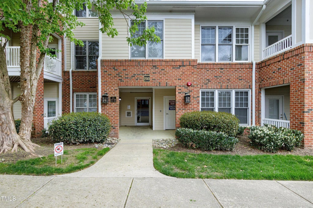 217 Waterford Lake Drive, Cary