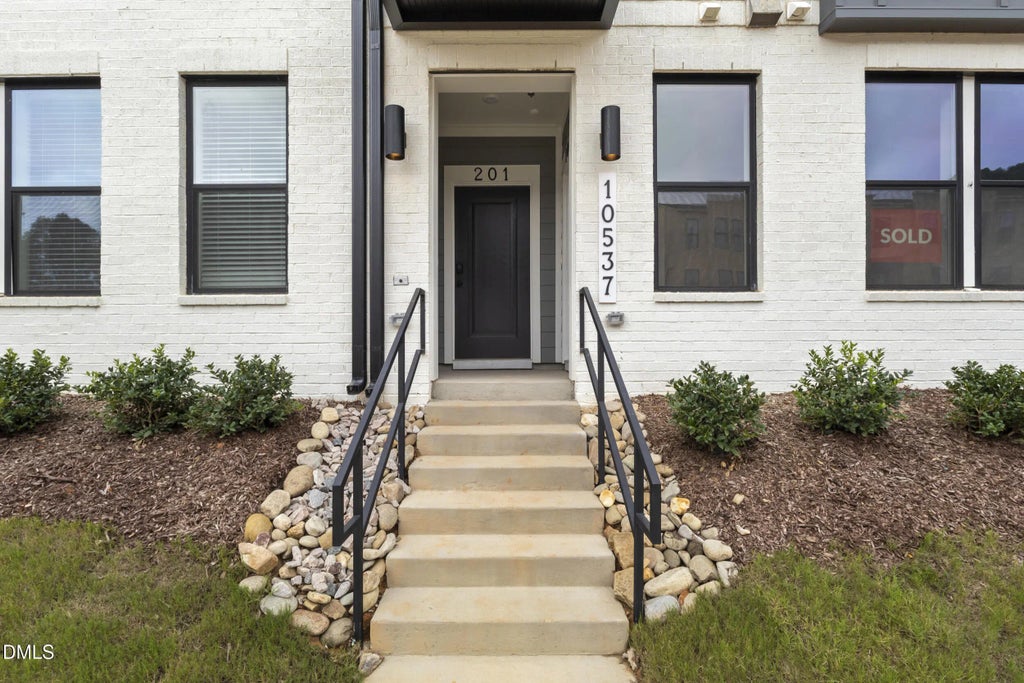 10553 Pleasant Branch Drive 201, Raleigh