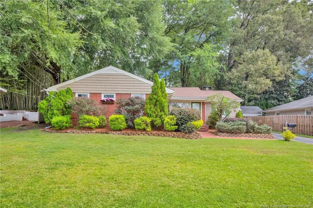 1812 Sunnyside Circle, Fayetteville