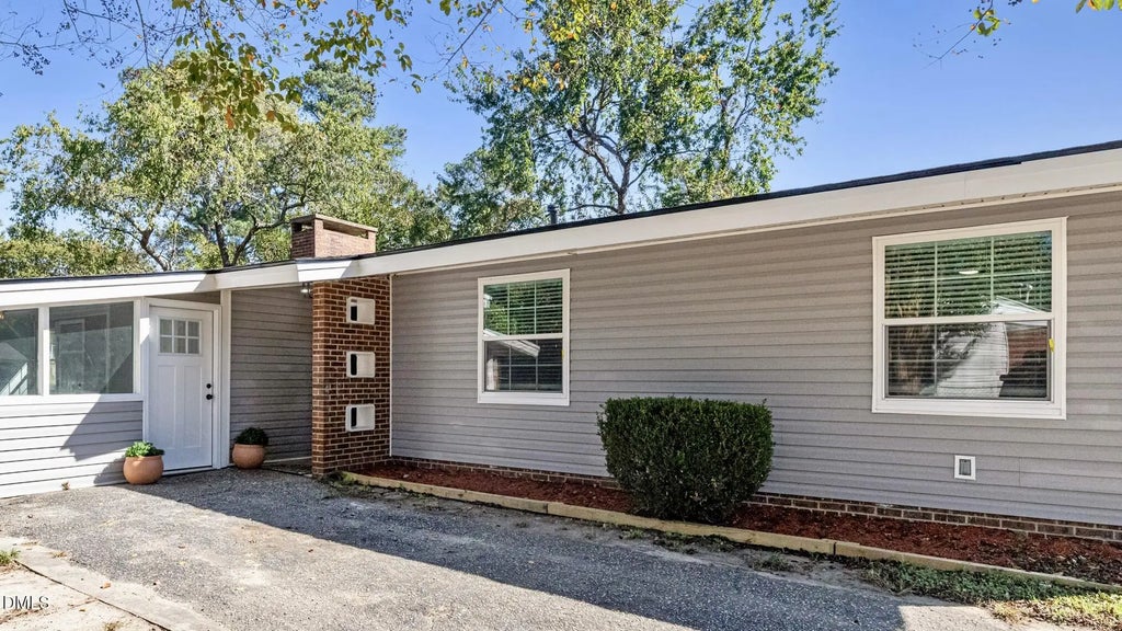 909 Montclair Road, Fayetteville